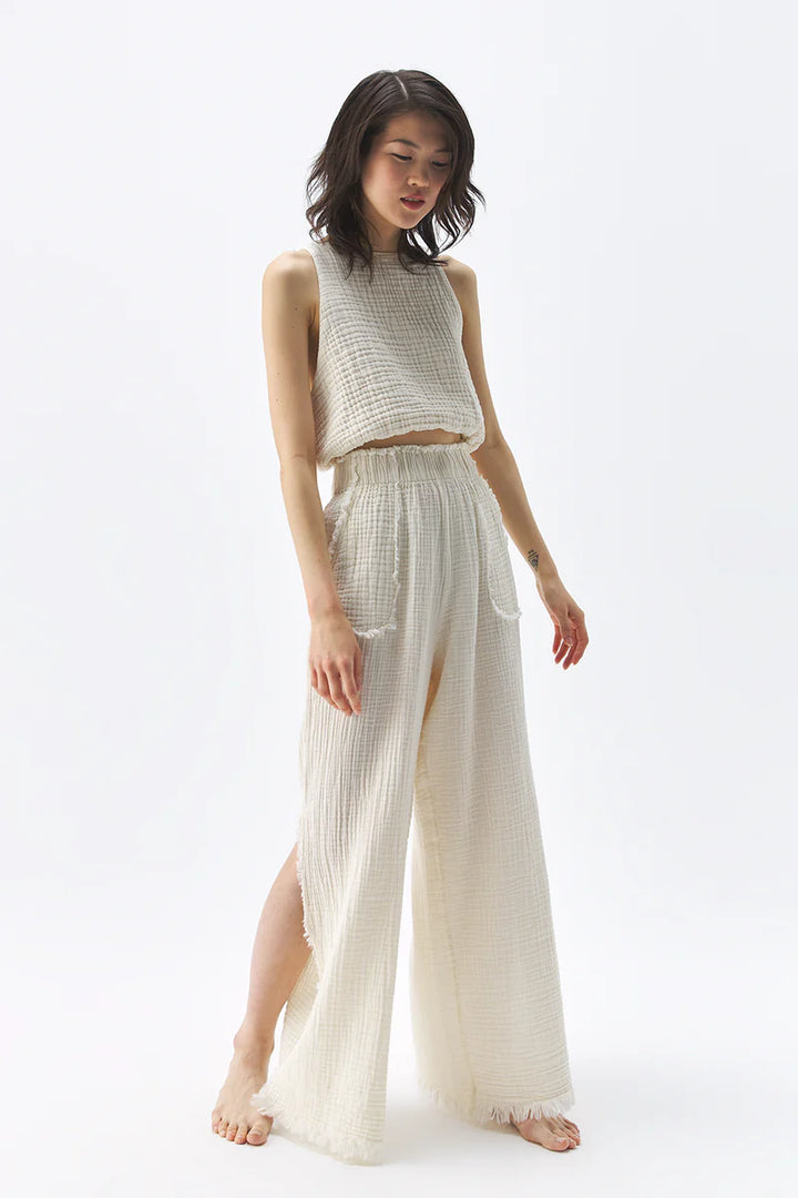 بنطال ذو شق مجعد