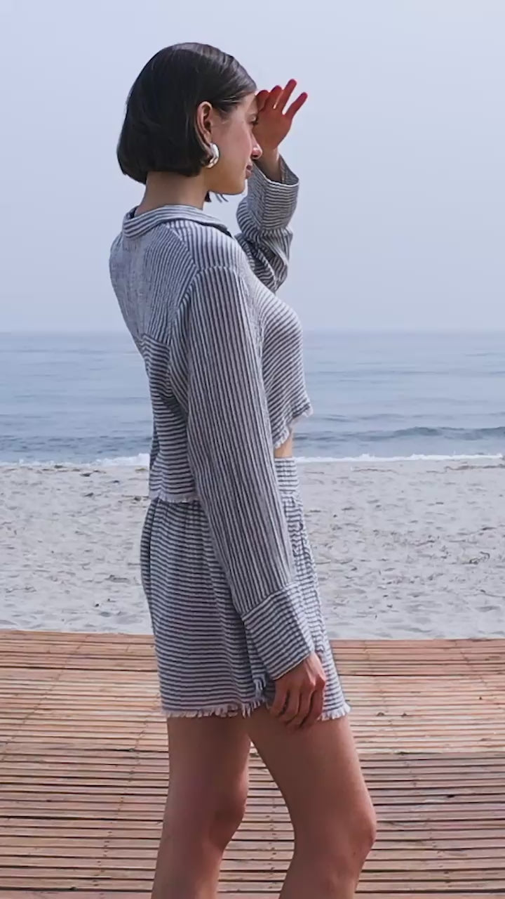 شورت قصير مخطط من الليوسيل